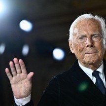 Luto na moda: veja fotos da carreira de Giorgio Armani - AFP