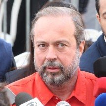 Silveira se emociona ao lembrar da mãe no lançamento do Gás do Povo - Edesio Ferreira/EM/D.A Press
