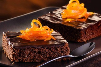 Truque deixa brownie molhadinho e com sabor intenso de chocolate
