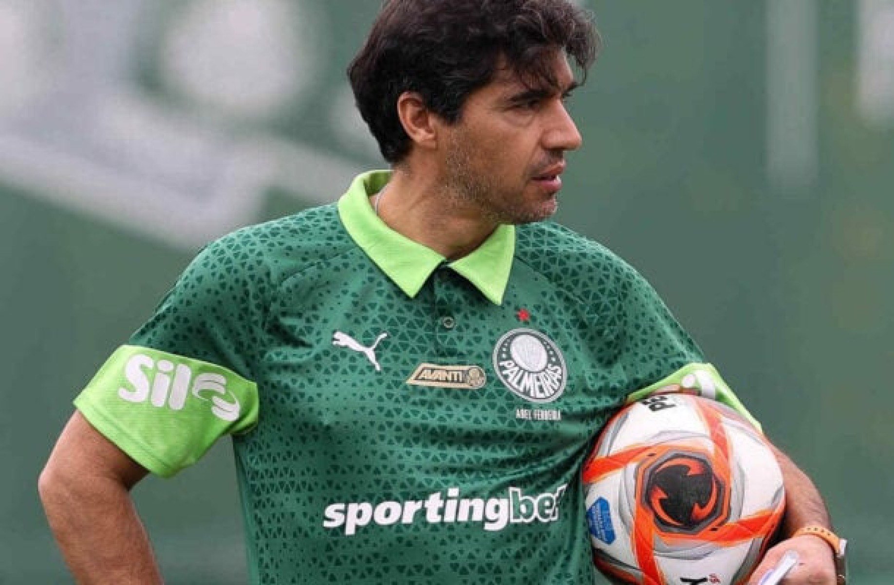 Palmeiras analisa estabelecer prazo para Abel Ferreira responder sobre renovação