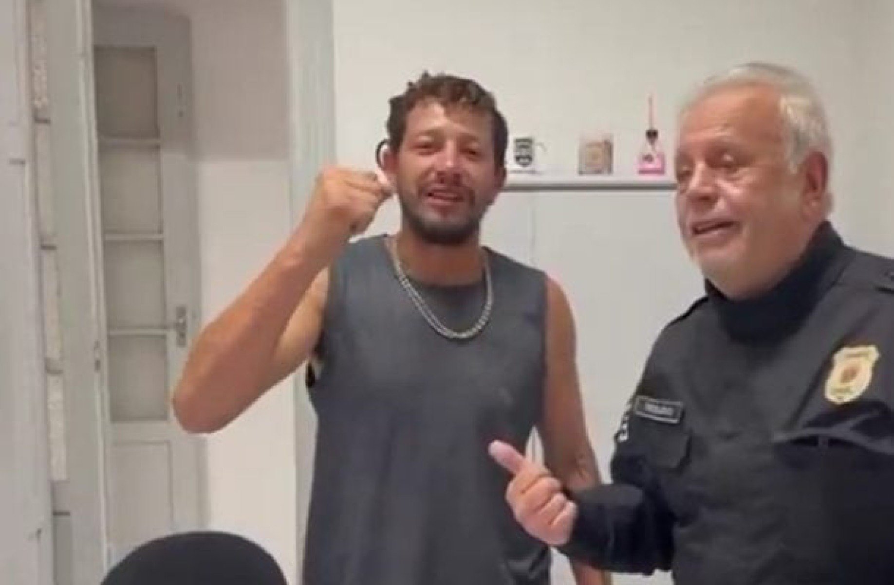Agressor de Hugo Souza, do Corinthians, se apresenta à polícia