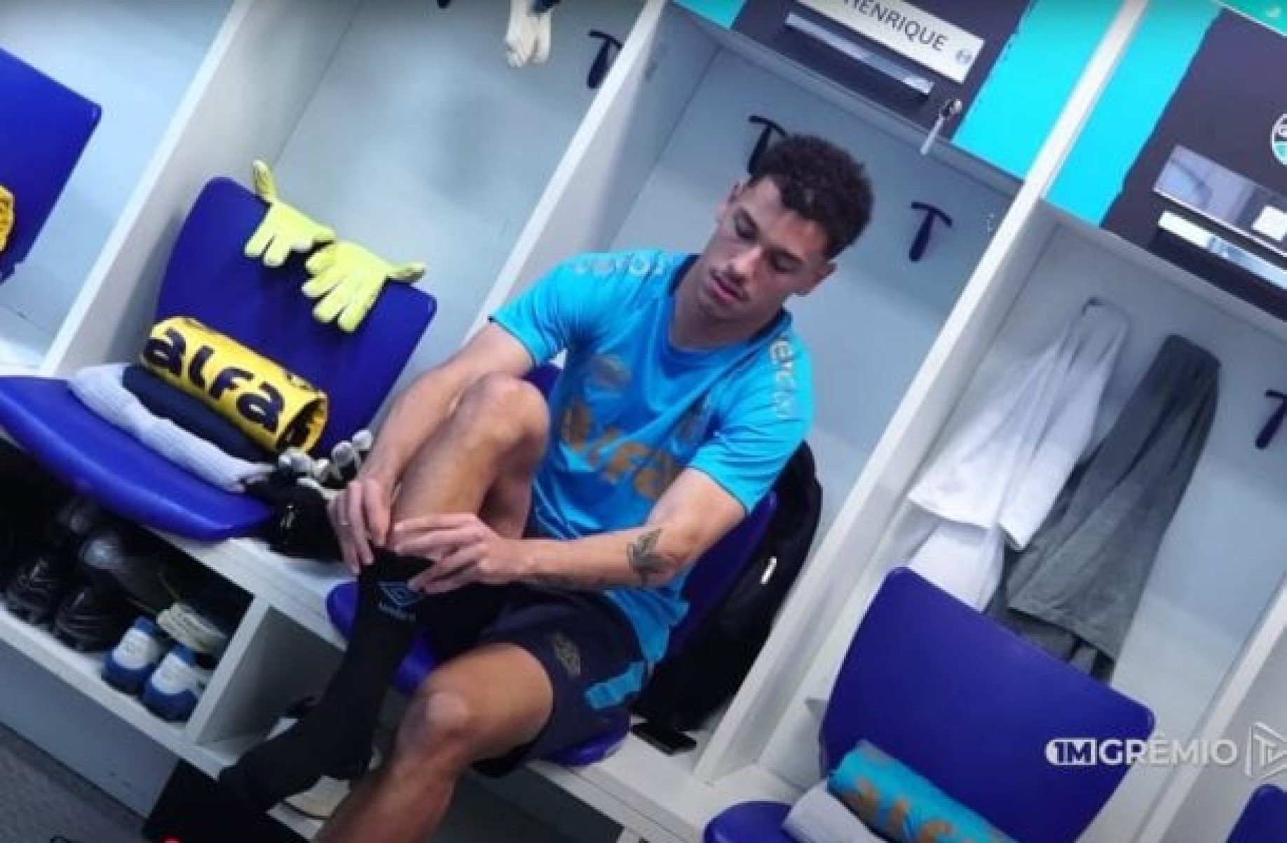 Enzo cita tratativas prolongadas e peso em defender o Grêmio: ‘Aceitei na hora???