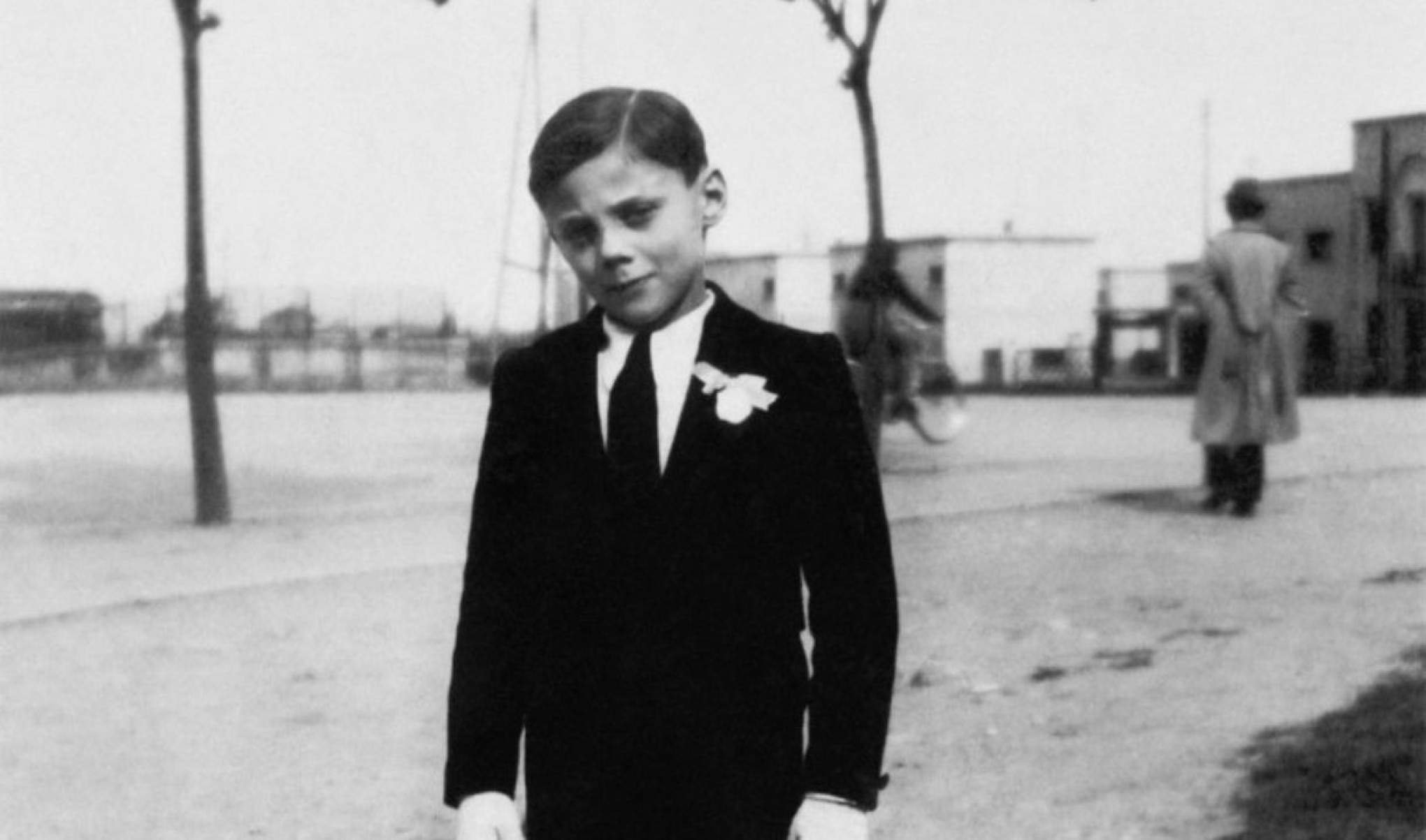 Nasceu em Piacenza, Itália, em 11 de julho de 1934