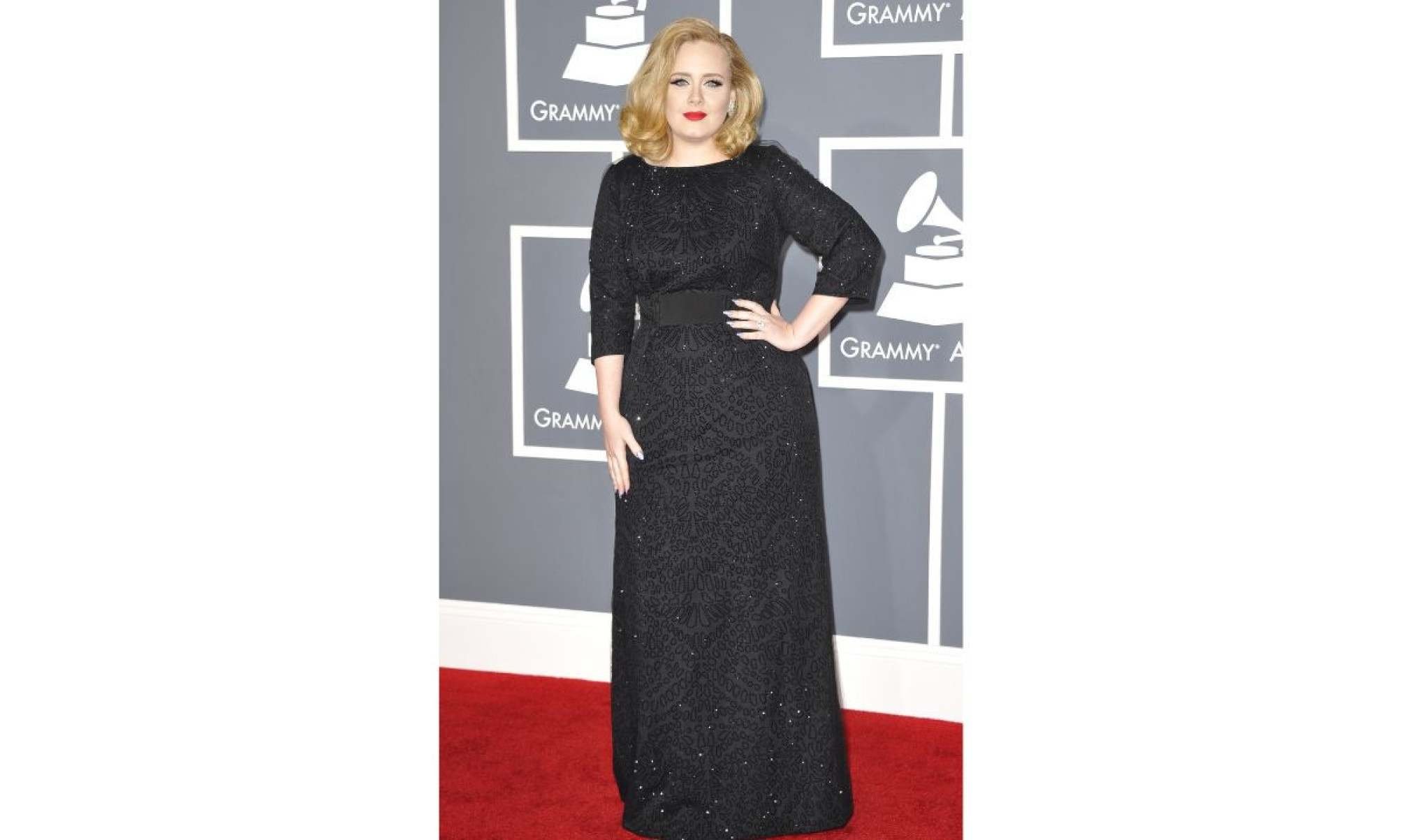 Adele no tapete vermelho do Grammy Awards, em 2012