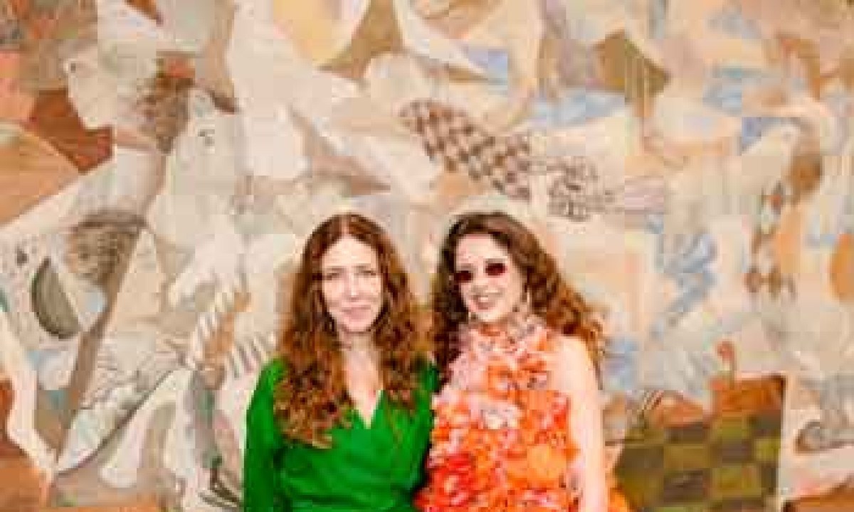 Adriana Varejão e Sofia Bartolomeo no desfile da Lenny Niemeyer no Rio de Janeiro - (crédito: BRUNO RYFER/divulgação) Adriana Varejão e Sofia Bartolomeo no desfile da Lenny Niemeyer no Rio de Janeiro - (crédito: BRUNO RYFER/divulgação)