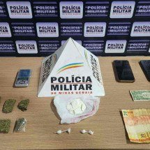 Foragido por tráfico esconde drogas em creche e é preso com nota de dólar - Divulgação/Polícia Militar