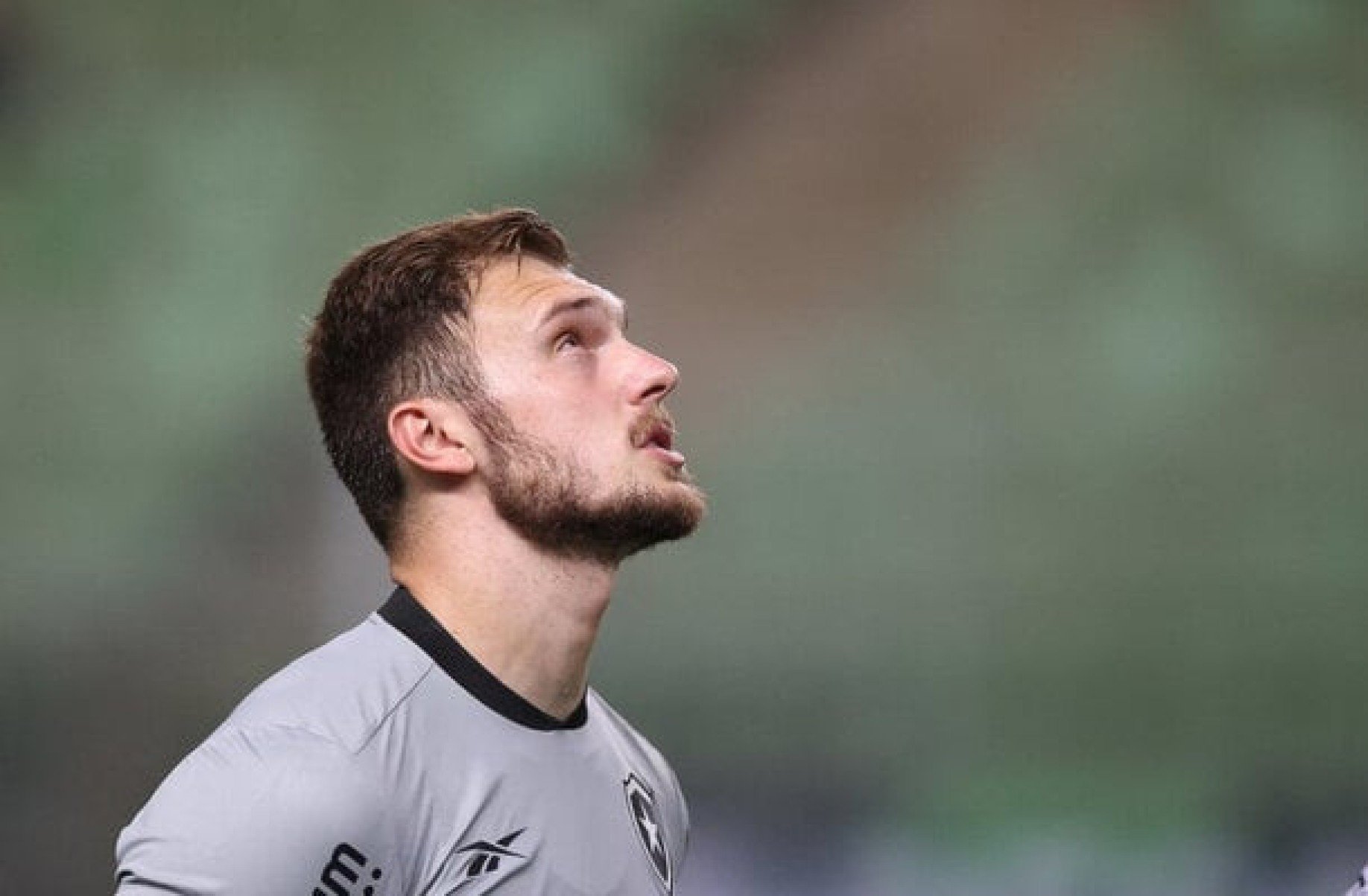 Ex-Botafogo, Lucas Perri aciona o clube na Justiça e cobra R$ 2,8 milhões