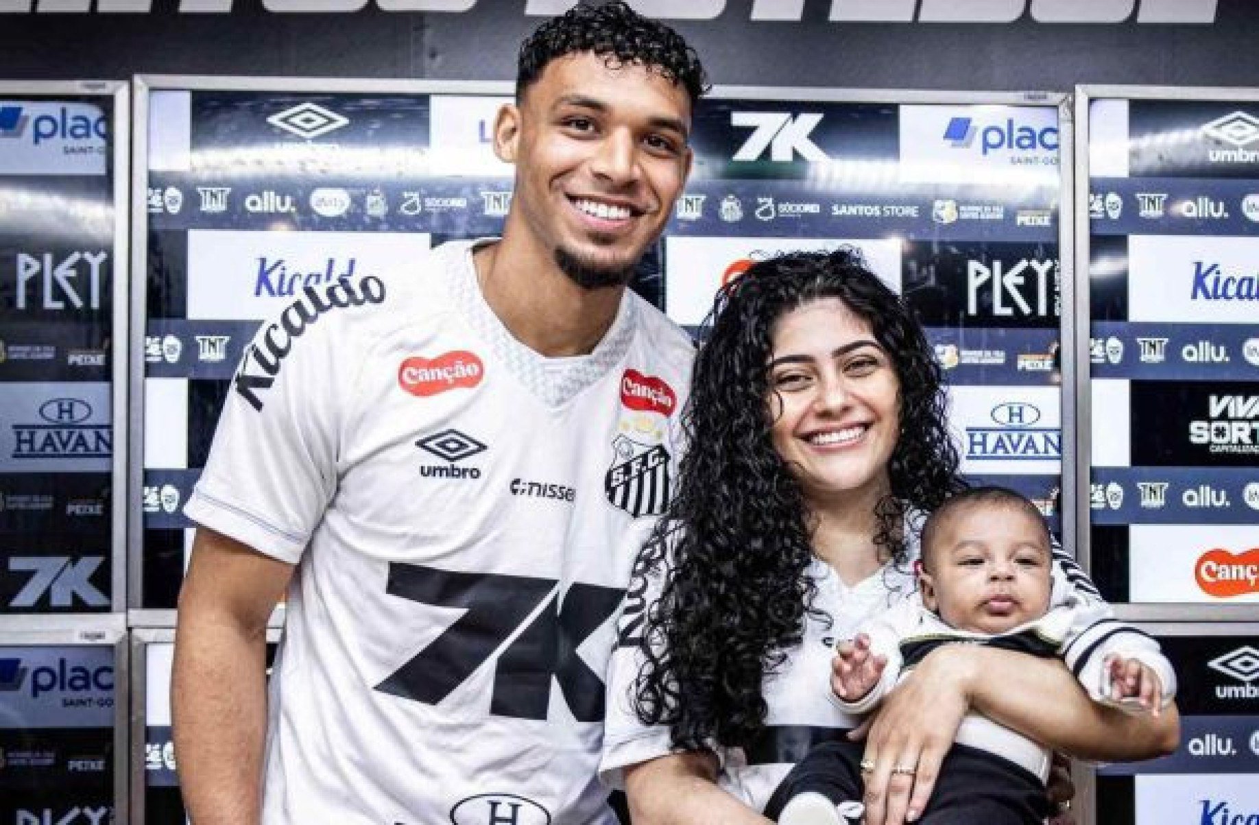 Victor Hugo é apresentado e revela fator Neymar para decidir pelo Santos
