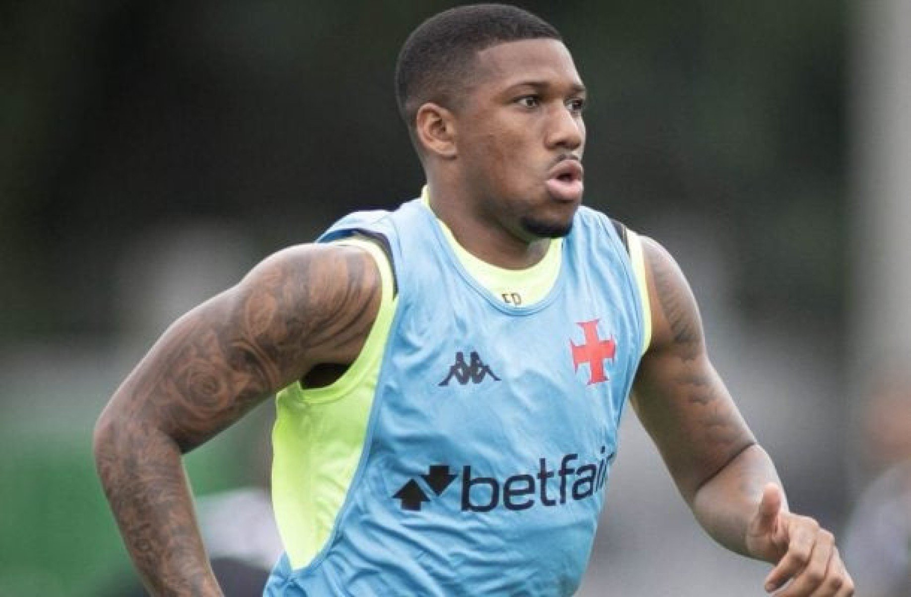 Vasco não pretende vender Leandrinho, considerado joia