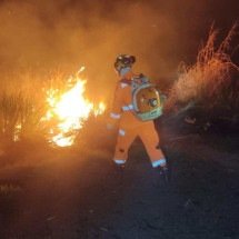 Múltiplos focos de incêndio desafiam bombeiros em Araxá - CBMMG