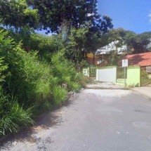 Dupla em moto persegue, encurrala e fuzila homem pelas costas em BH - Reprodução/Google StreetView
