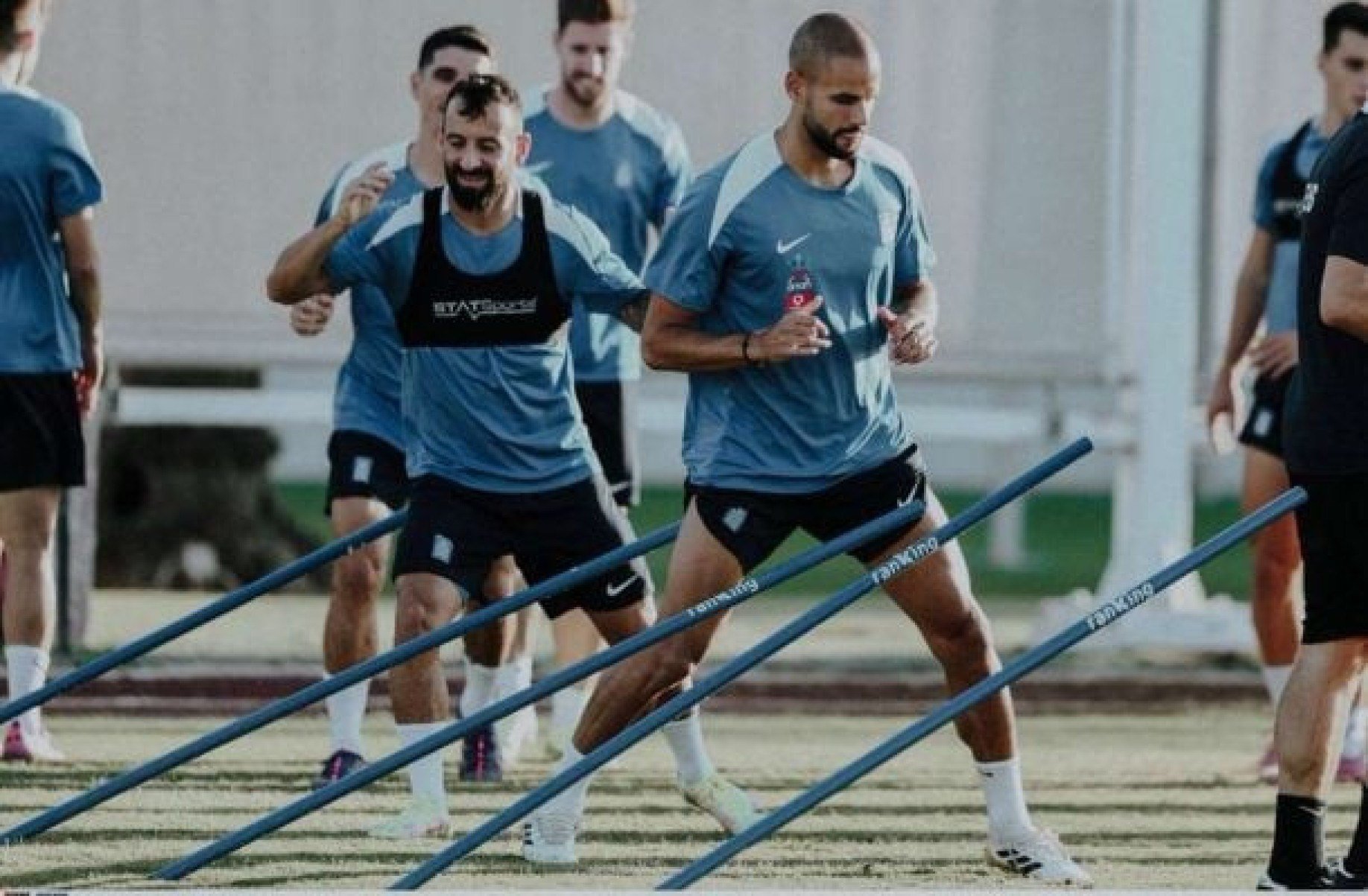 Grécia x Dinamarca: onde assistir, escalações e arbitragem