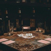 Briga e tiro na mesa de truco em Contagem (MG) deixam ferido gravíssimo - Inteligência Artificial/acervo Estado de Minas