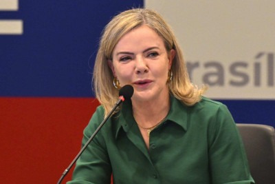 Gleisi articula por reforma do IR em meio a avanço da anistia na Câmara -  (crédito: Platobr Economia)