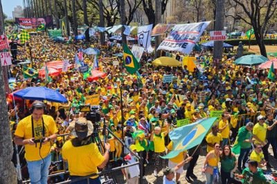 Grupo se reuniu com a liderança de parlamentares aliados do ex-presidente Jair Bolsonaro (PL), neste domingo de Dia da Independência (7/9) -  (crédito: Jair Amaral/EM/DA Press)