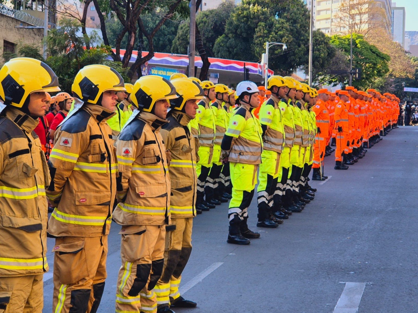 Tradicional desfile de 7 de Setembro é realizado neste domingo (7/9) na Avenida Afonso Pena, no Centro de Belo Horizonte-Jair Amaral/EM/DA Press