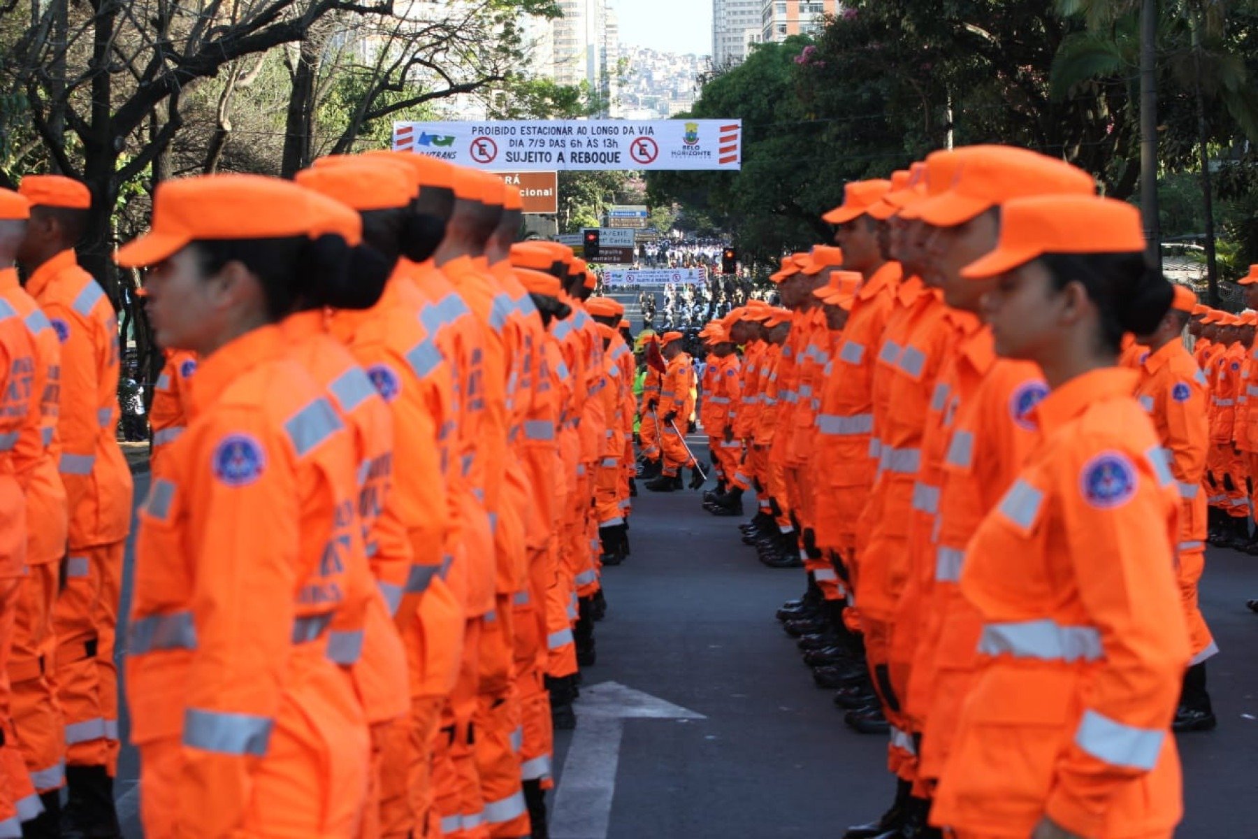 Tradicional desfile de 7 de Setembro é realizado neste domingo (7/9) na Avenida Afonso Pena, no Centro de Belo Horizonte-Jair Amaral/EM/DA Press