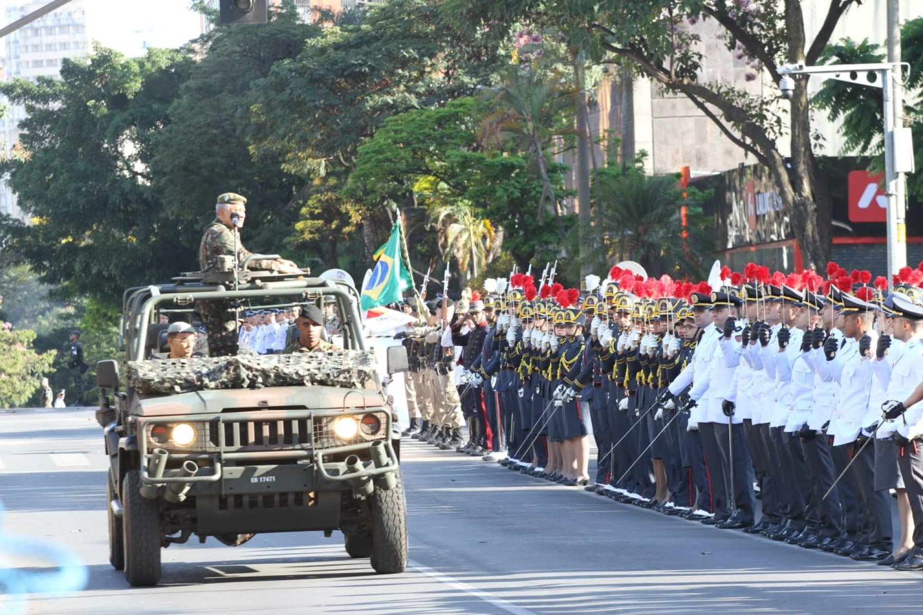Tradicional desfile de 7 de Setembro é realizado neste domingo (7/9) na Avenida Afonso Pena, no Centro de Belo Horizonte-Jair Amaral/EM/DA Press