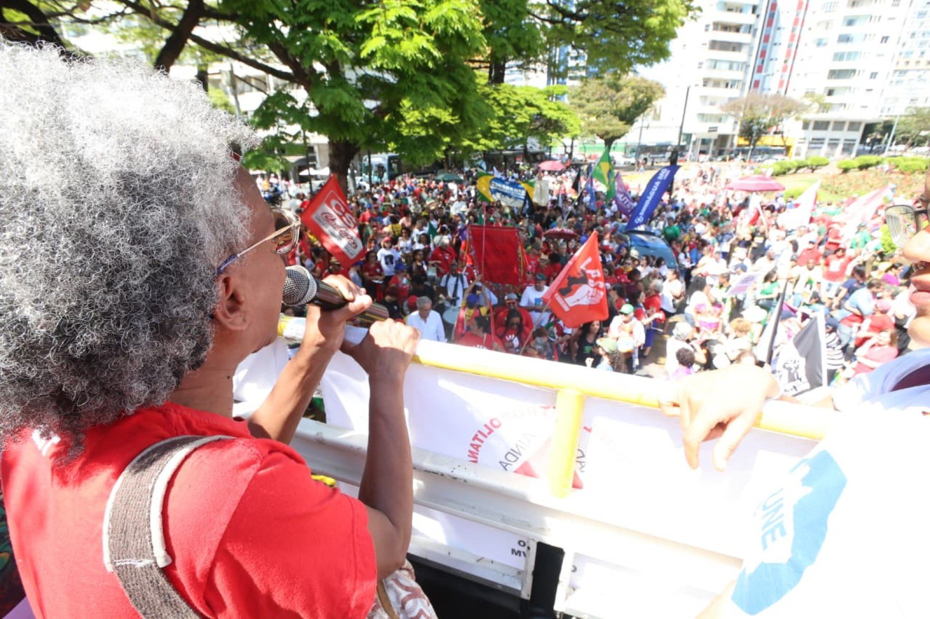 Evento teve como pautas a punição aos réus e condenados na tentativa de golpe de Estado, a redução da escala 6x1, críticas às incursões israelenses no território de Gaza e contra as privatizações que o governador Romeu Zema (Novo) buscando aprovar