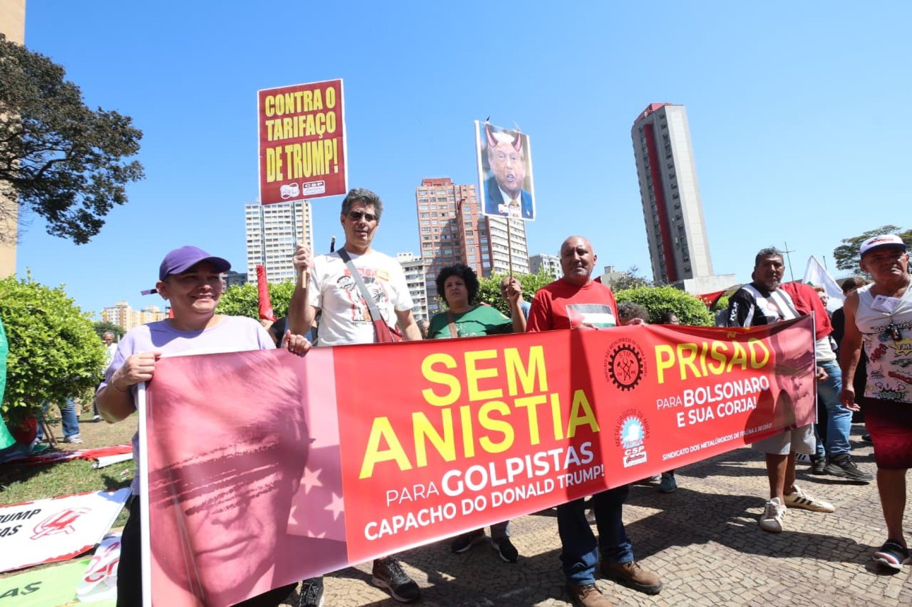 Evento teve como pautas a punição aos réus e condenados na tentativa de golpe de Estado, a redução da escala 6x1, críticas às incursões israelenses no território de Gaza e contra as privatizações que o governador Romeu Zema (Novo) buscando aprovar