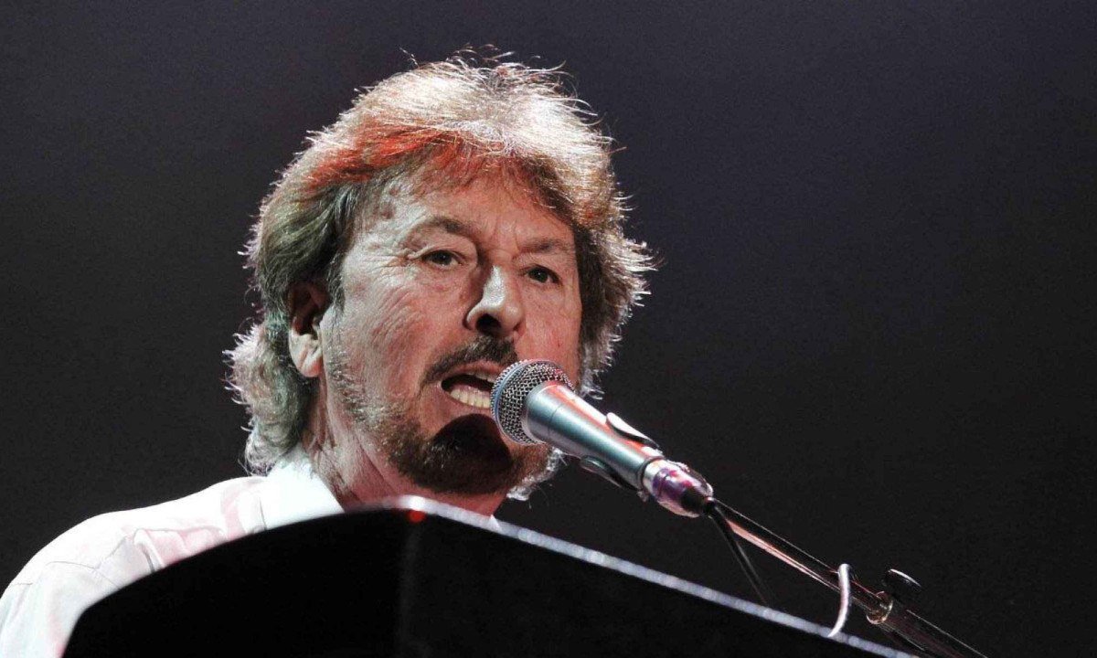 Músico lutava há mais de uma década contra o câncer