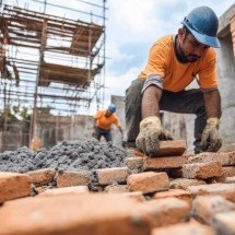 Mercado imobiliário registra alta e adota métricas de gestão -  imaginiac867351/Vecteezy