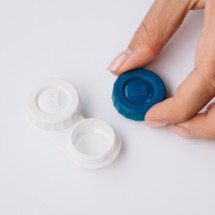 O que você precisa saber antes de começar a usar lentes de contato? - FreePik