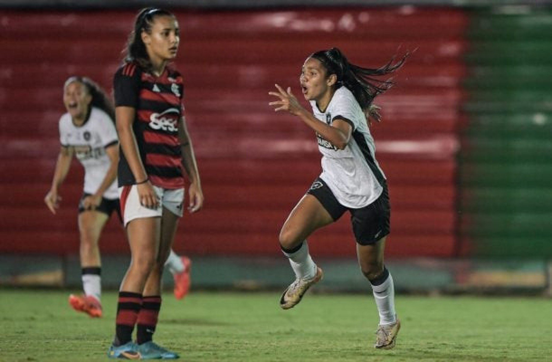Botafogo vence Flamengo e conquista Brasileirão Sub-20 feminino