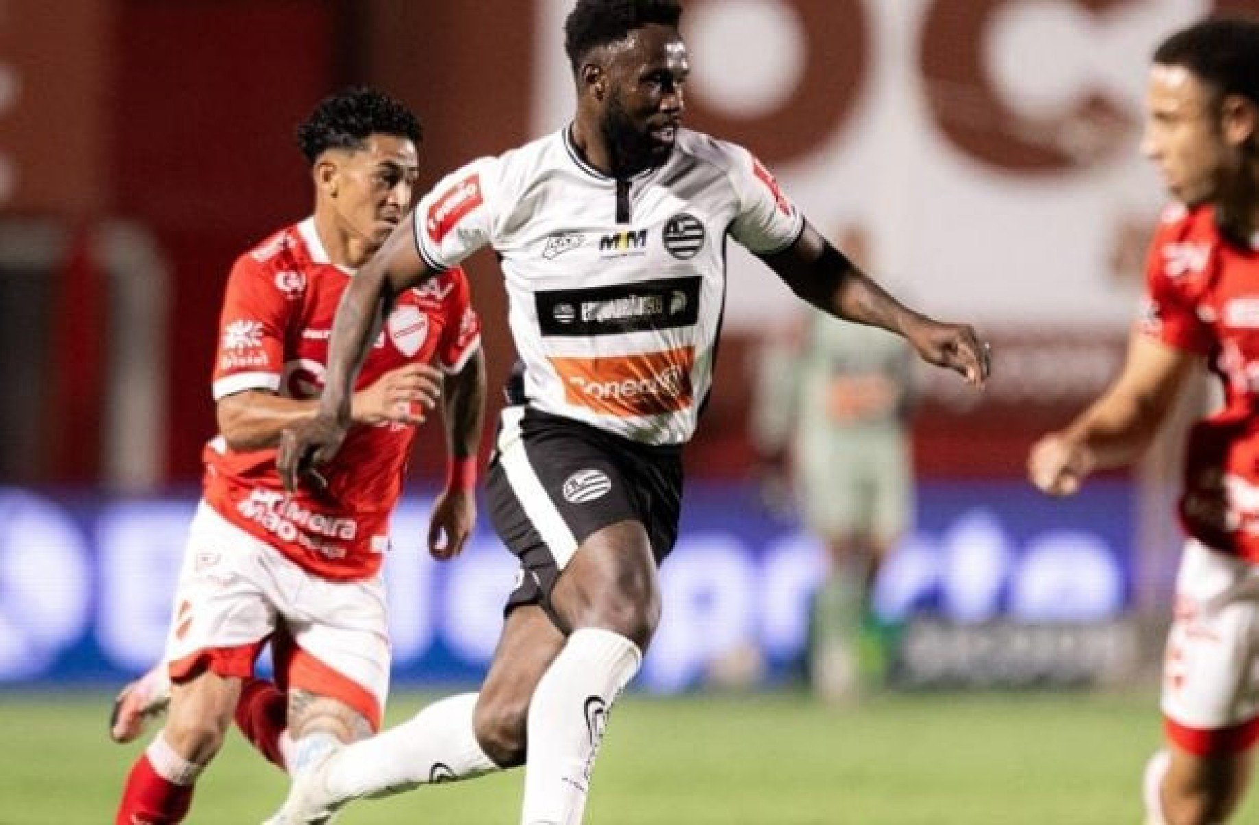 Vila Nova e Athletic-MG empatam em 1 a 1 pela Série B