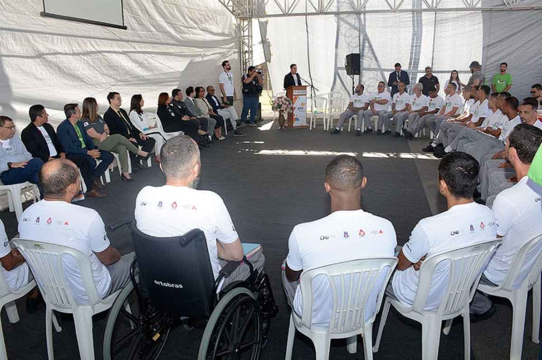 Projeto incentiva a leitura e a autoria de livros por detentos