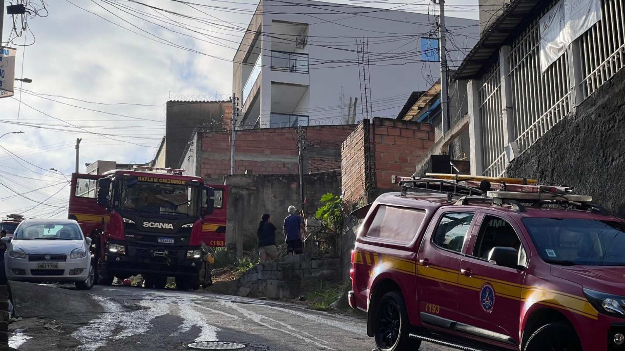 Incêndio tomou casa em Ribeirão das Neves na manhã desta segunda-feira (8/9)-Edésio Ferreira/EM/D.A. Press