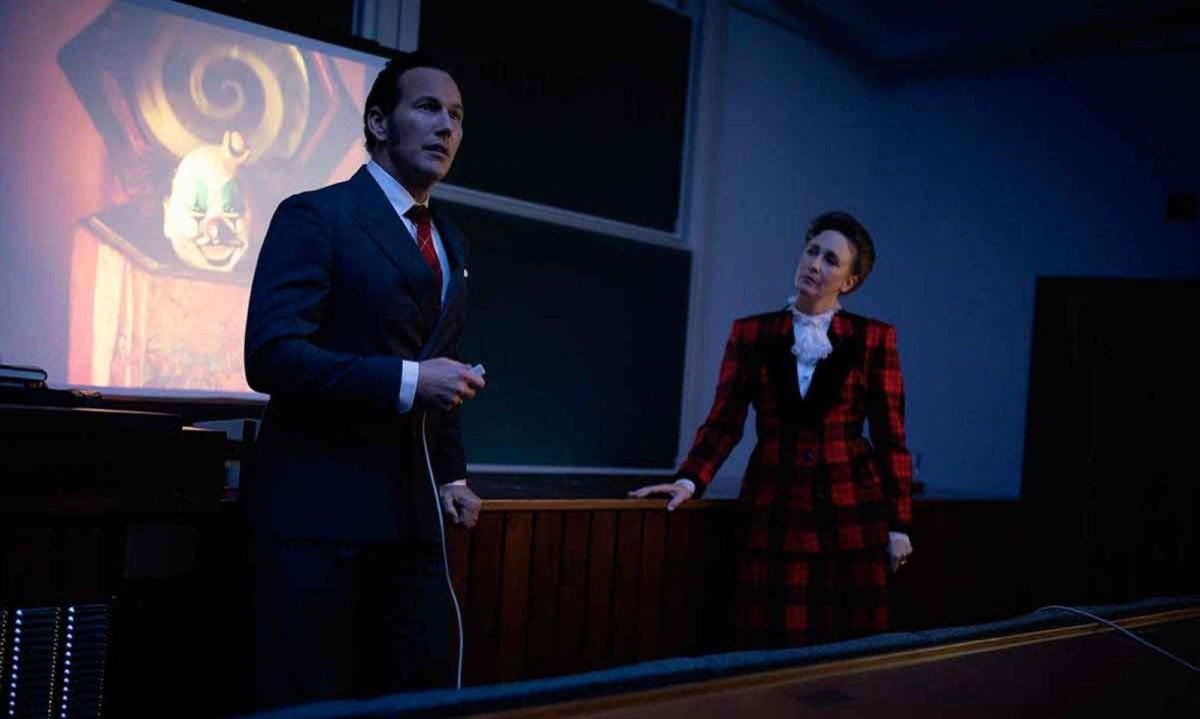 O casal Ed (Patrick Wilson) e Lorraine Wilson (Vera Farmiga) lida com fatos n&atilde;o explicados pela ci&ecirc;ncia em &quot;Invoca&ccedil;&atilde;o do mal 4&quot; -  (crédito: Warner Bros./divulga&ccedil;&atilde;o)