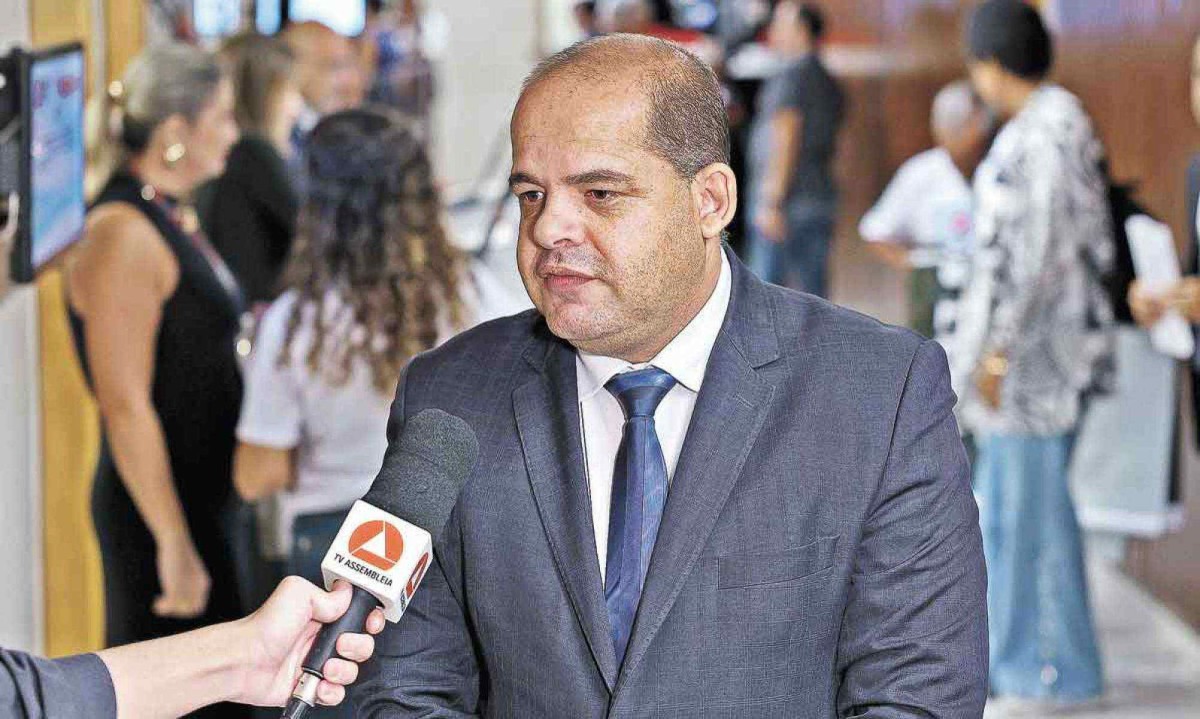 'Ainda não sabemos do que se trata, mas acreditamos que será possível identificar os responsáveis com facilidade, já que o ponto de origem parece estar concentrado na foz do Rio Betim' - Heleno Maia, Presidente do Comitê da Bacia Hidrográfica do Rio Paraopeba (CBH Paraopeba)  