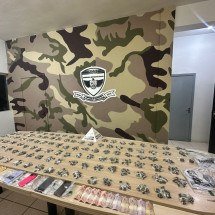 Mulher aluga casa para o tráfico e acaba presa por corrupção de menores - Divulgação/Polícia Militar