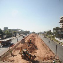 PBH inicia obra de nova trincheira na Cristiano Machado e muda trânsito - Alexandre Guzanshe/EM/D.A Press
