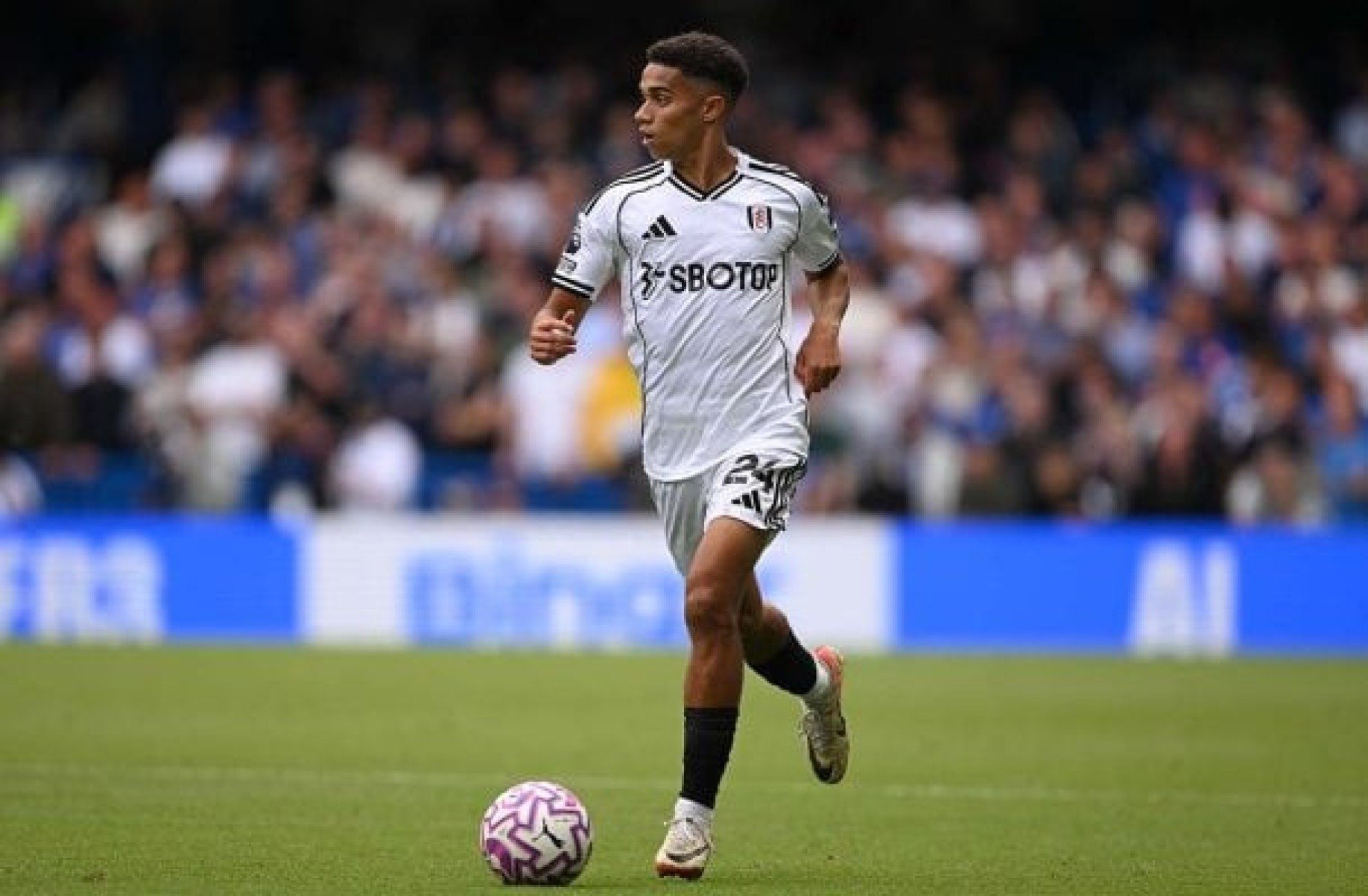 Fulham concede prêmio de melhor gol do mês a lance anulado pelo VAR