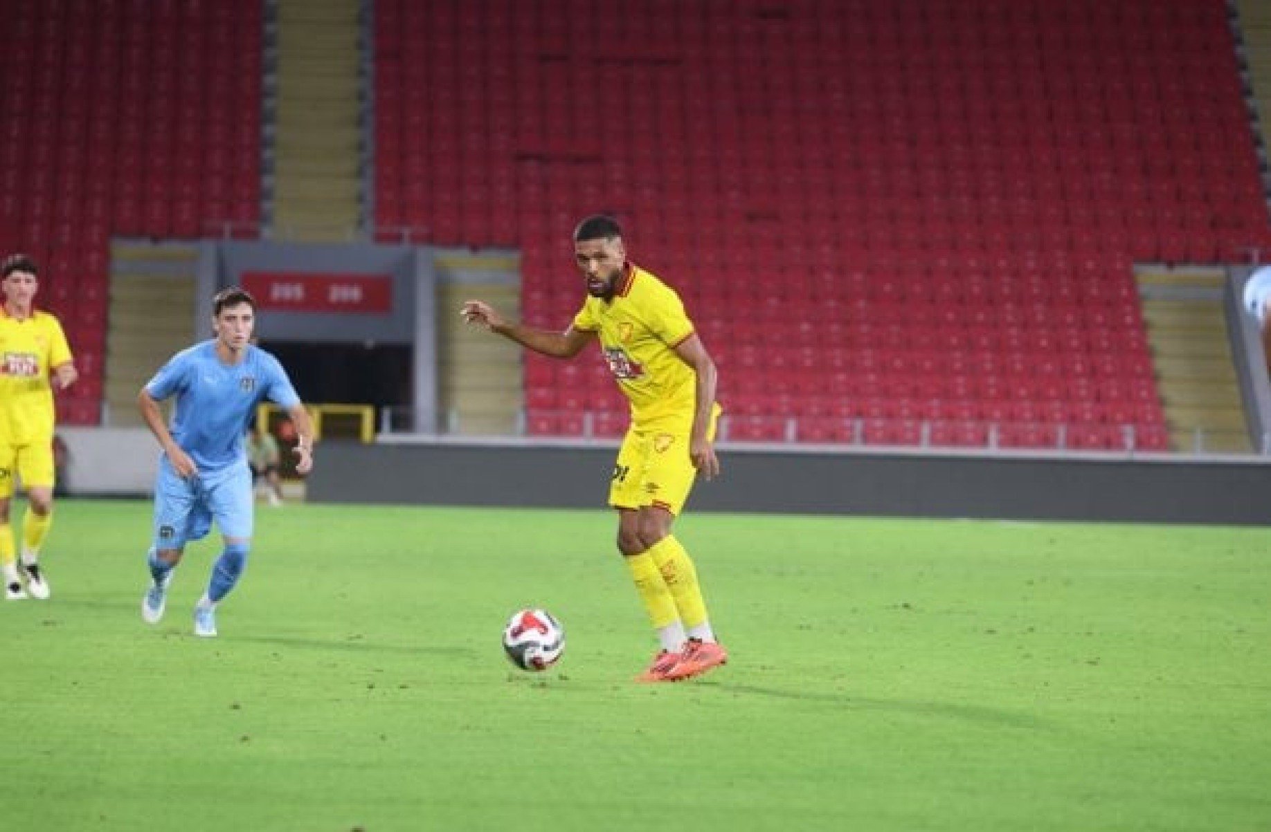 Ex-Atlético-GO tem bom início no futebol da Turquia