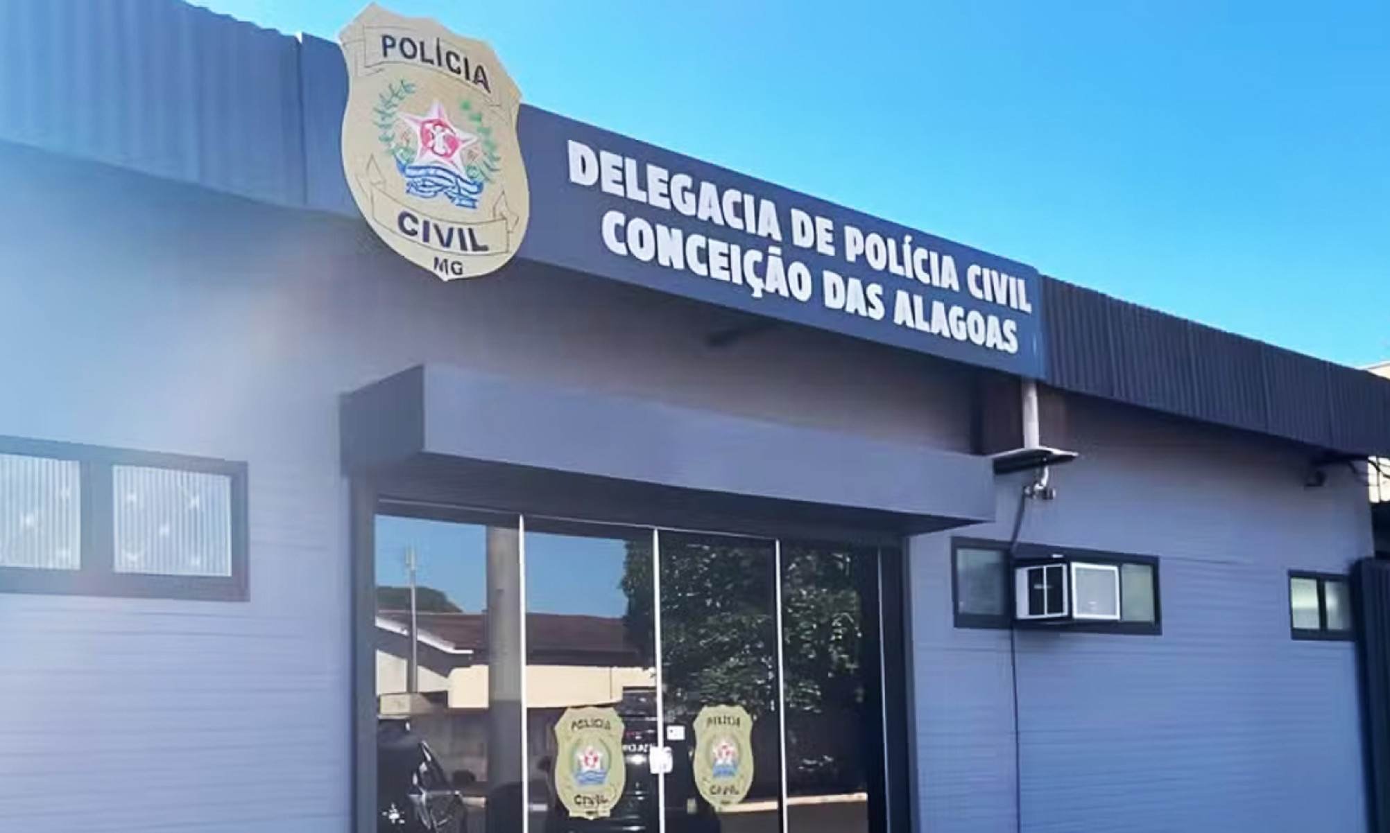 Mulher é presa suspeita de cobrar R$ 300 para apagar fofocas de página