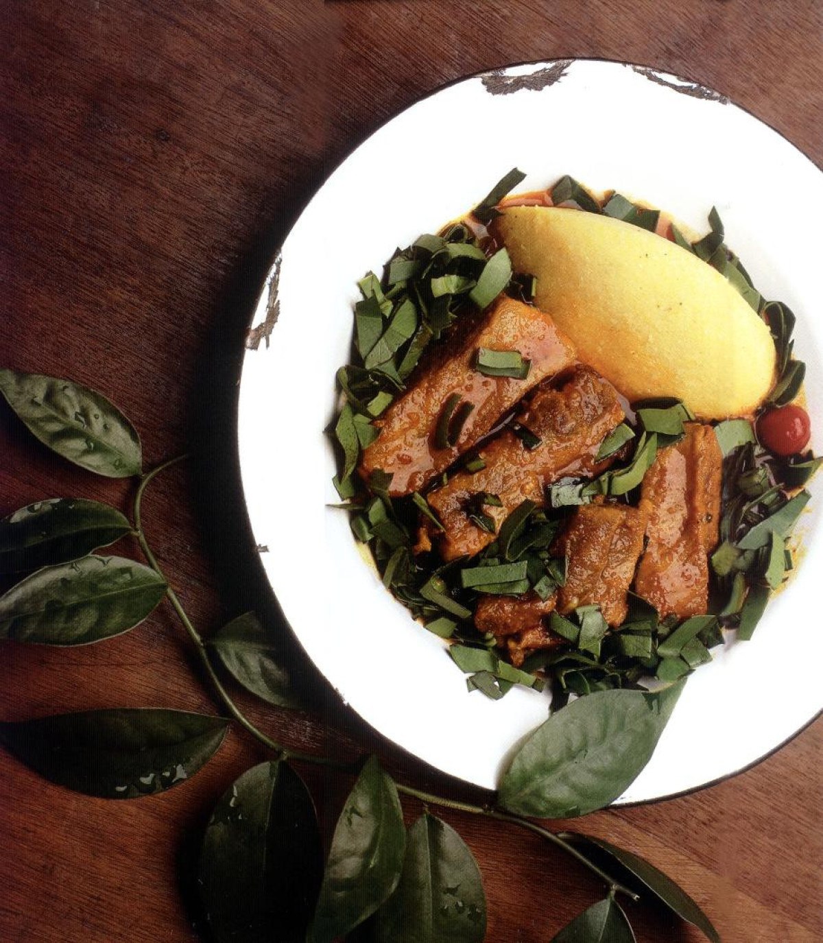Costelinha com ora-pro-nobis, receita tradicional de Panc da cozinheira Dona Lucinha 