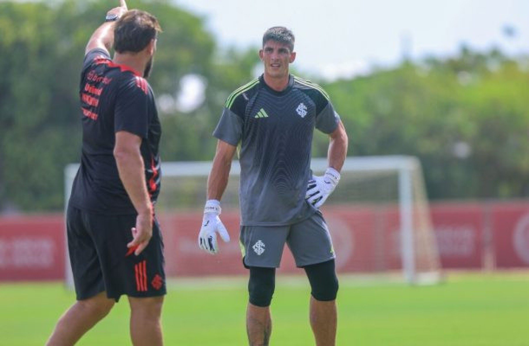 Uruguai preserva Rochet, e goleiro passará por reavaliação no Internacional