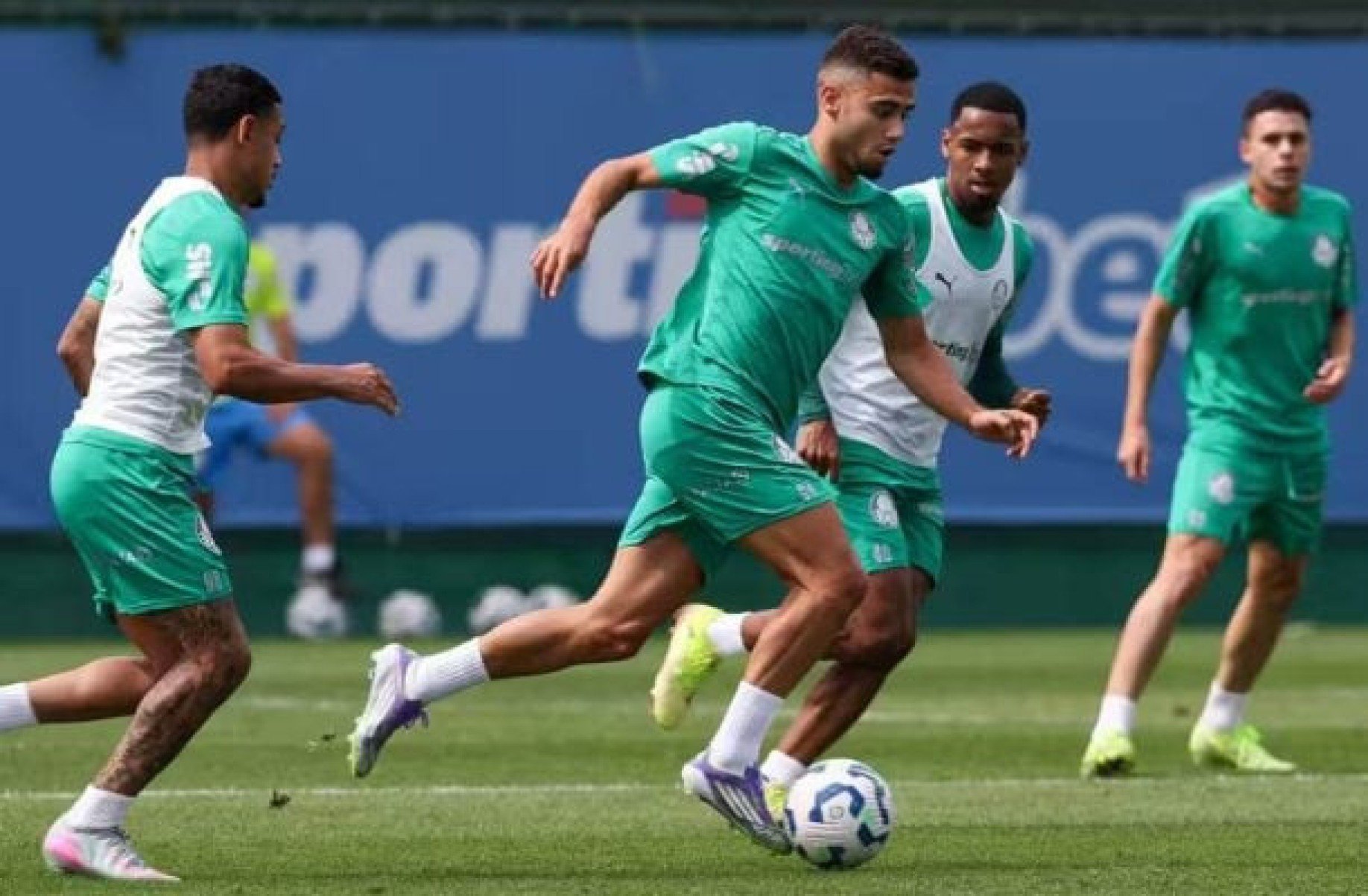Ainda sem saber onde escalá-lo, Palmeiras prepara estreia de Andreas