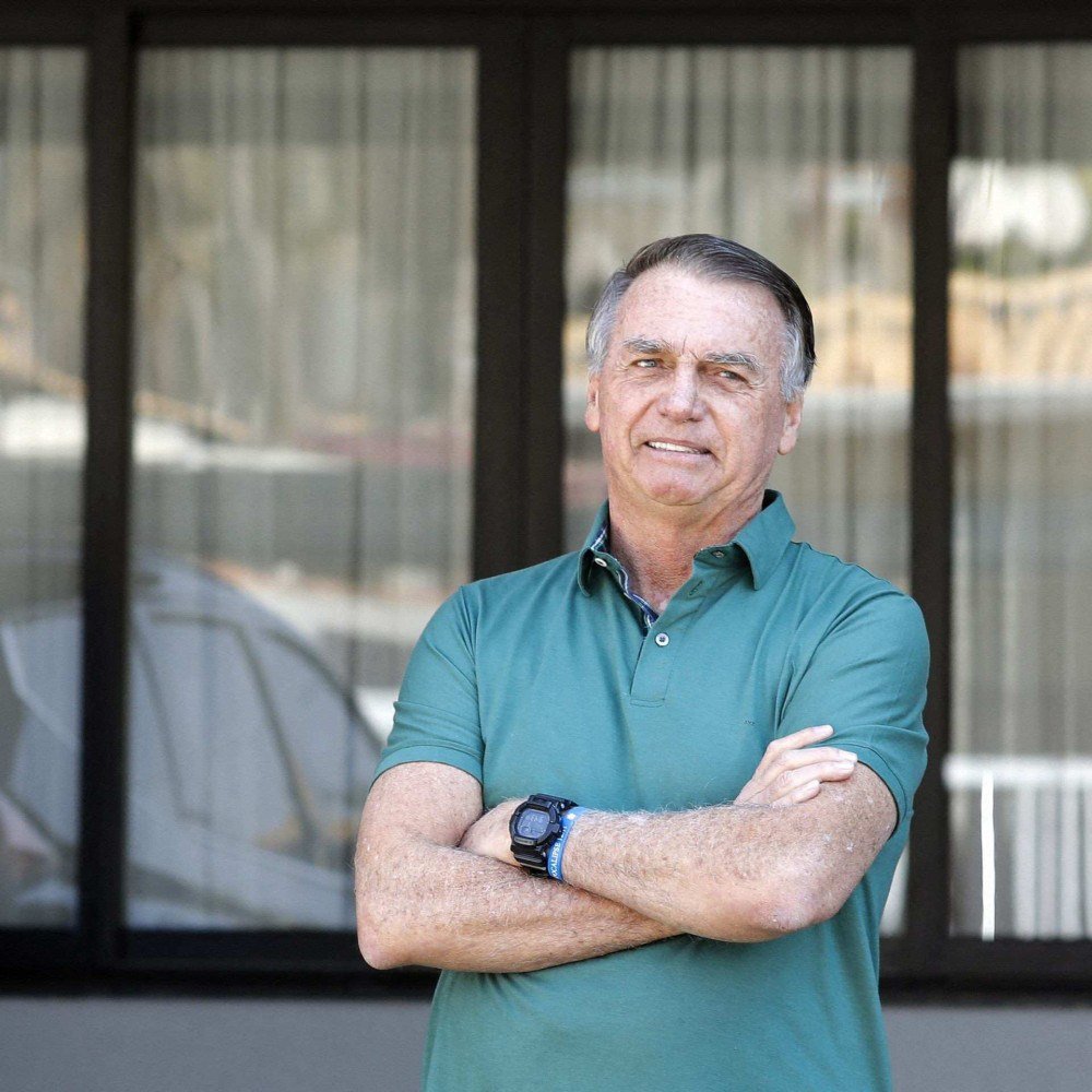 Moraes autoriza Flávio Bolsonaro e família a visitarem ex-presidente