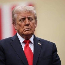 Fizeram com Bolsonaro o que tentaram fazer comigo, diz Trump após STF condenar Bolsonaro