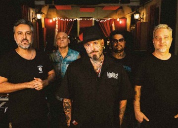 Além  do Detonautas, bandas mineiras, como Velotrol e Harley Queen, ocuparão o palco na praça, que terá também barracas de comida e bebida -  (crédito: JV Portugal/Divulgação)