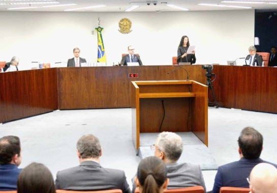 Ed Alves/CB/D.A Press