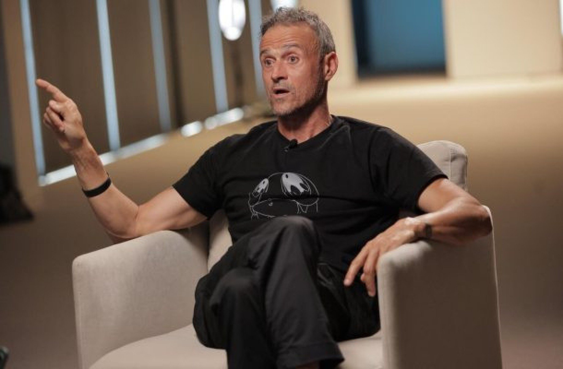 Luis Enrique passa por cirurgia após acidente de bicicleta