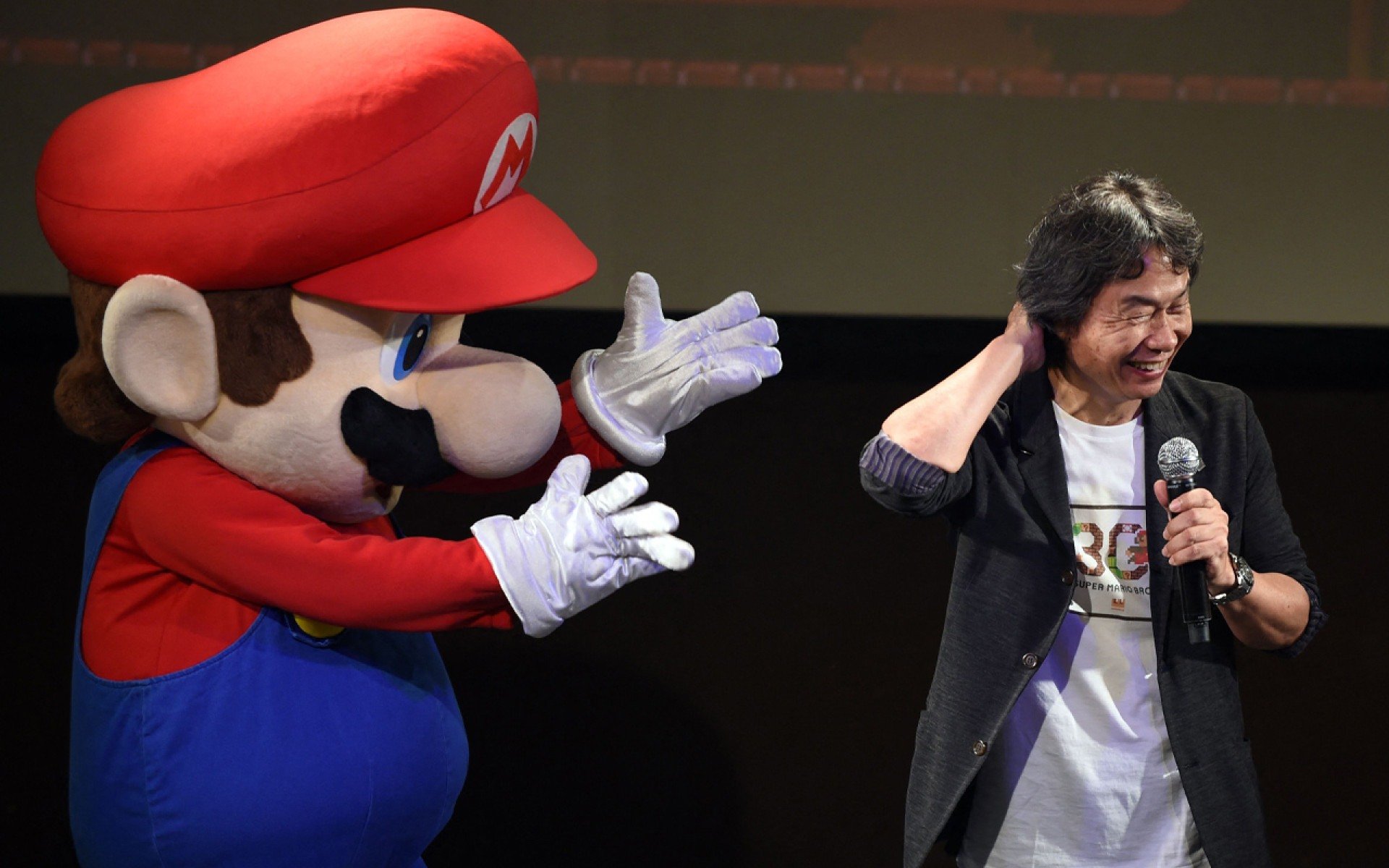 A criatura e o criador: o designer de jogos Shigeru Miyamoto, criador de Super Mario e outras series famosas, como Donkey Kong e Zelda