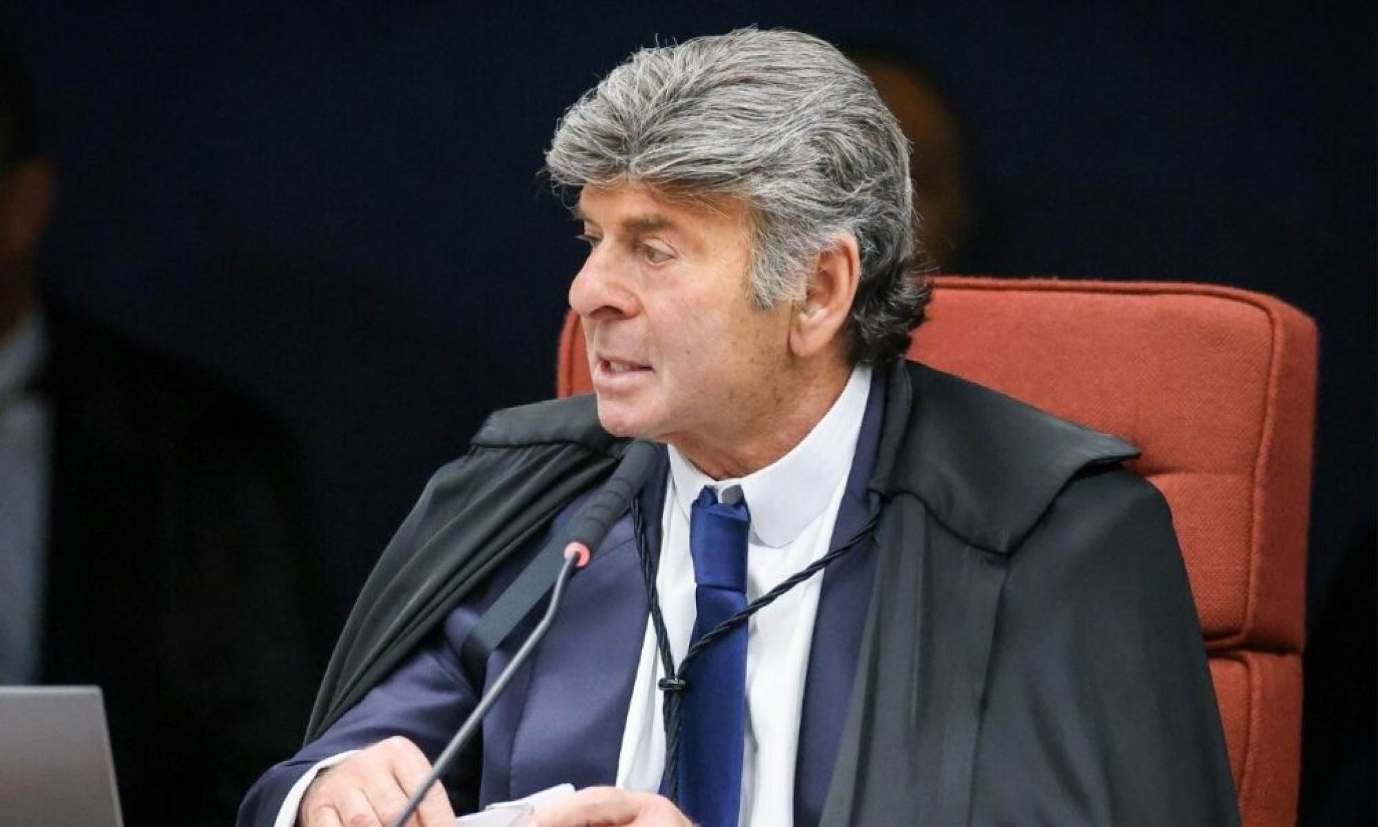 É peruca? Cabelo de Luiz Fux rouba a cena no julgamento de Bolsonaro - Tupi