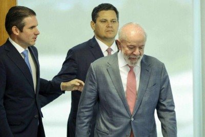 Lula, Motta e Alcolumbre estudam os próximos passos, e oposição se apega à anistia -  (crédito: Platobr Politica)