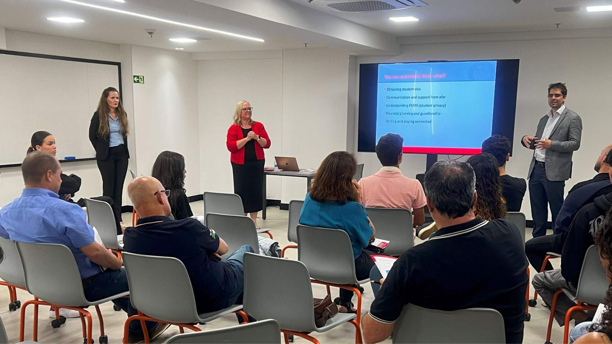 Interesse por graduação no exterior registra alta - DINO